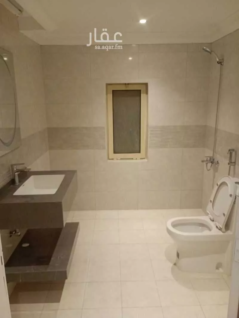 1464 sqm building in East Beach 4