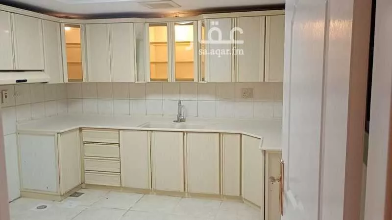 1464 sqm building in East Beach 2