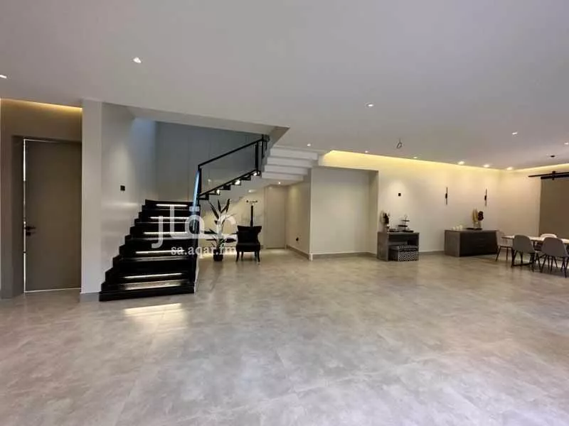 فيلا 5 غرف في العقيق 5