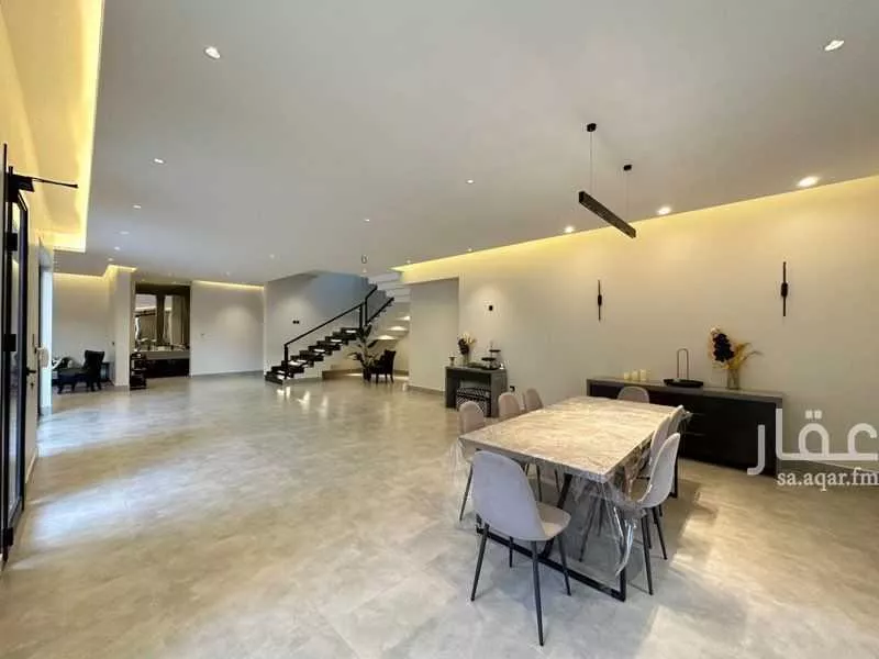 فيلا 5 غرف في العقيق 2