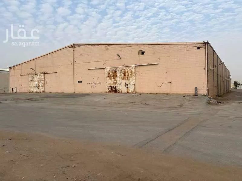 3510 sqm warehouse in Al Sulay 1