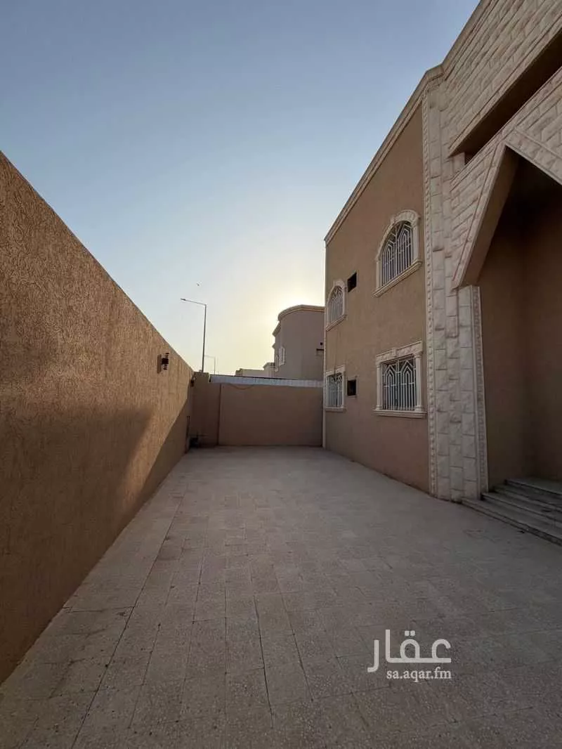 4 bedroom villa in Granada, Riyadh 6