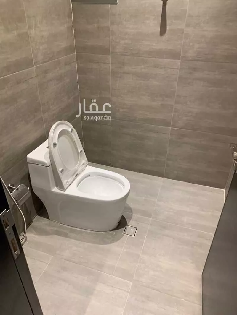 3 bedroom floor in Dhahrat Namar 4