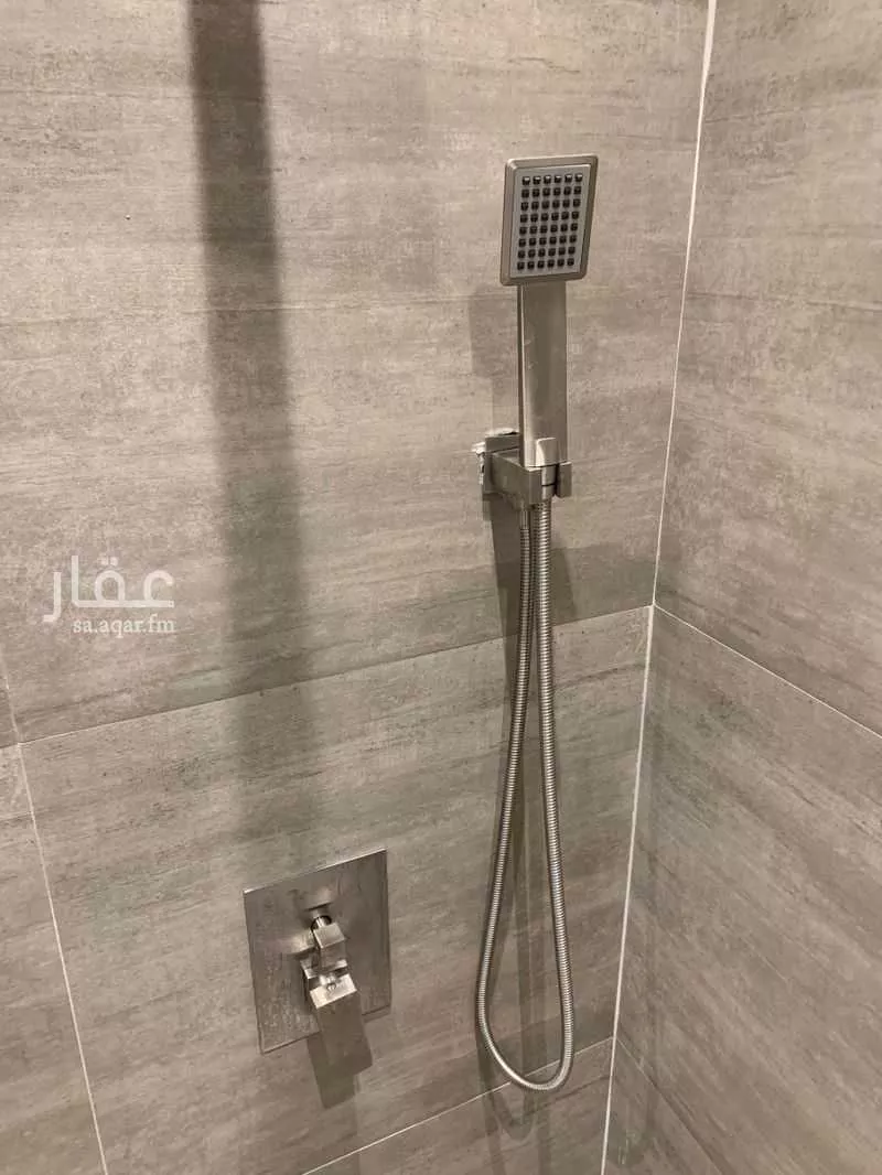 3 bedroom floor in Dhahrat Namar 2