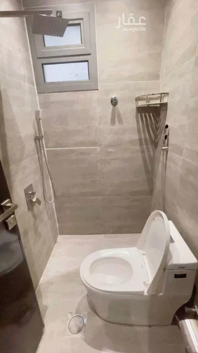 3 bedroom floor in Dhahrat Namar 5