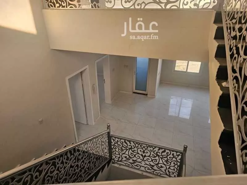 8 bedroom villa in As Sawari 4