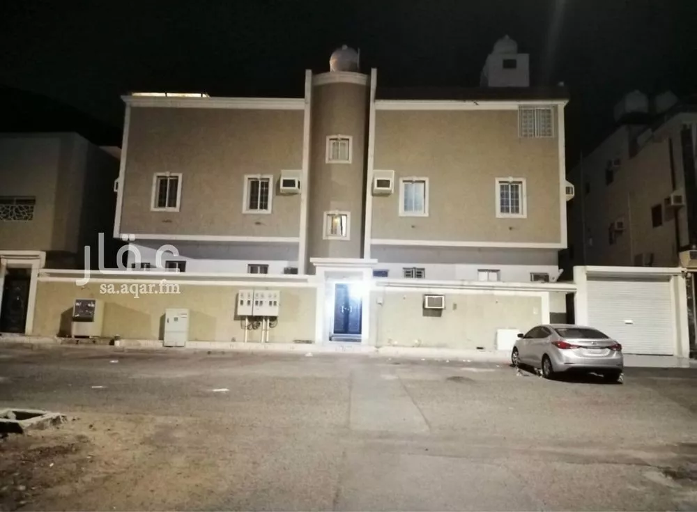 572 sqm building in Al Salam