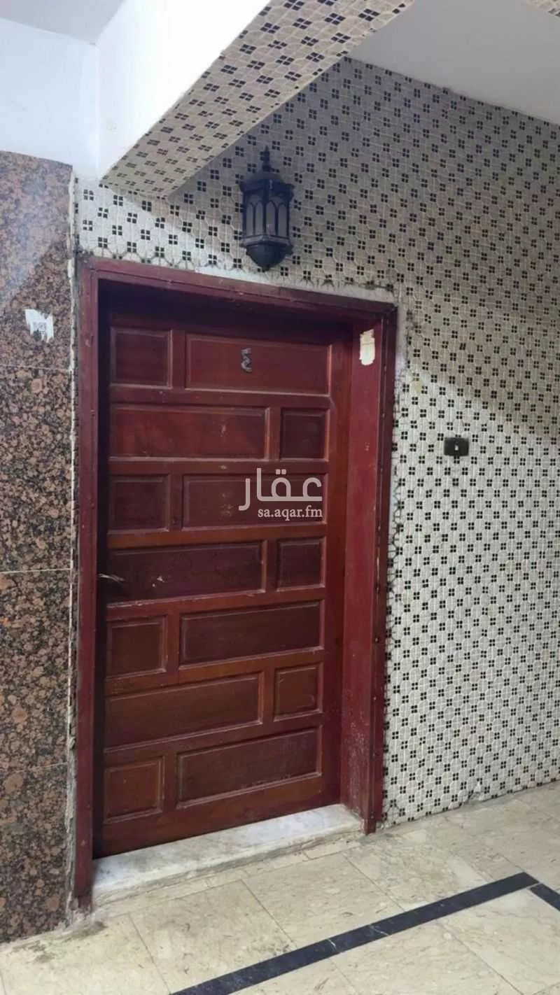 عمارة 825 م² في الهجرة 5