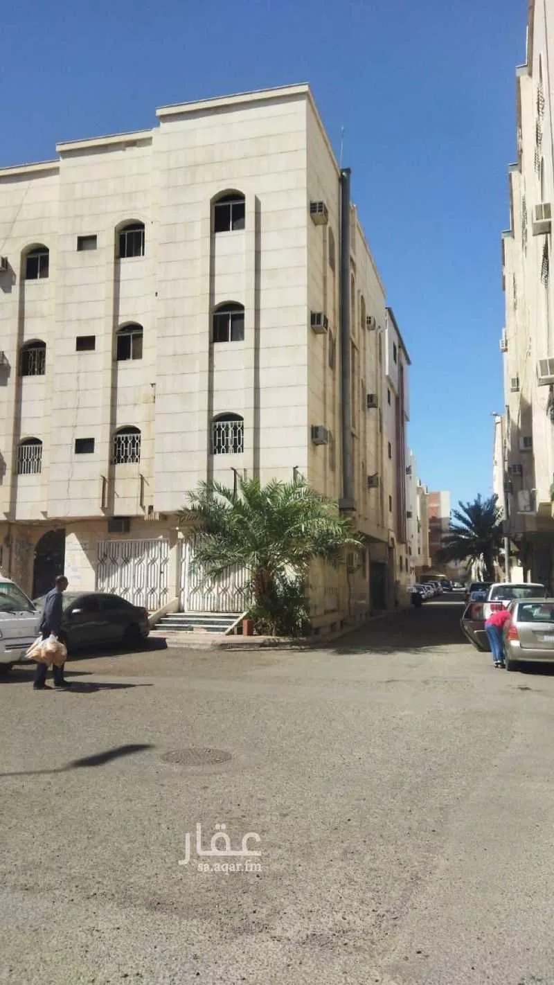 عمارة 385 م² في الراية 1