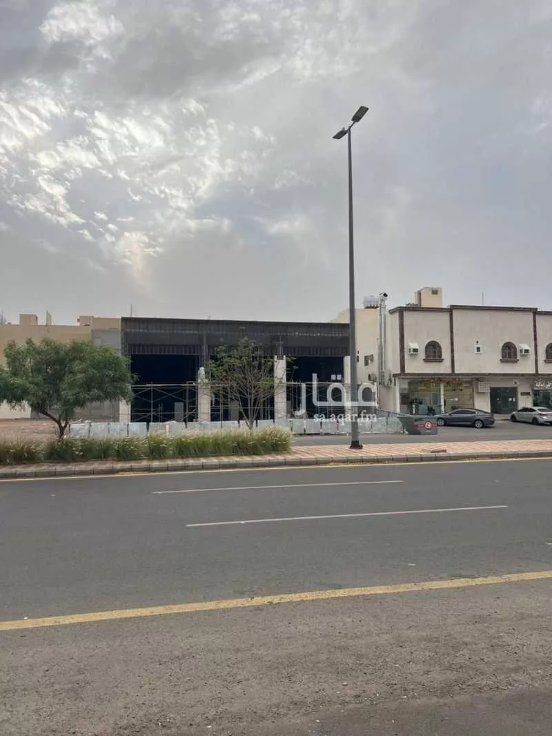 365 sqm shop in Al Difa 3
