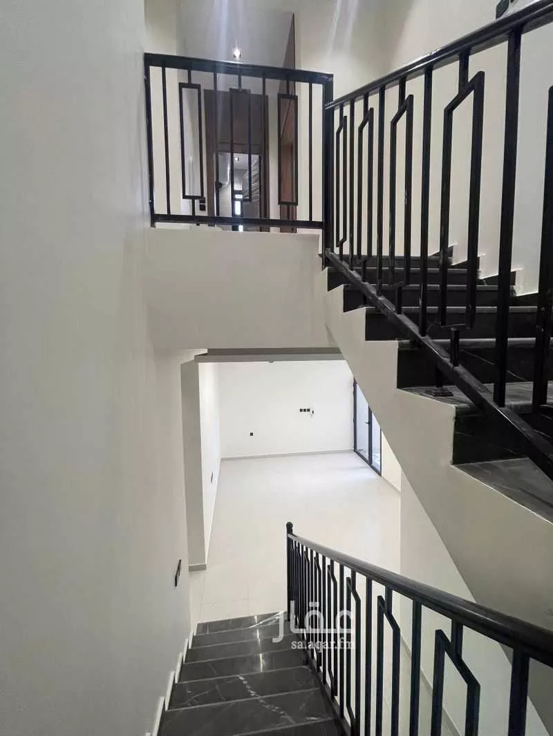 فيلا 4 غرف في الشرق 4