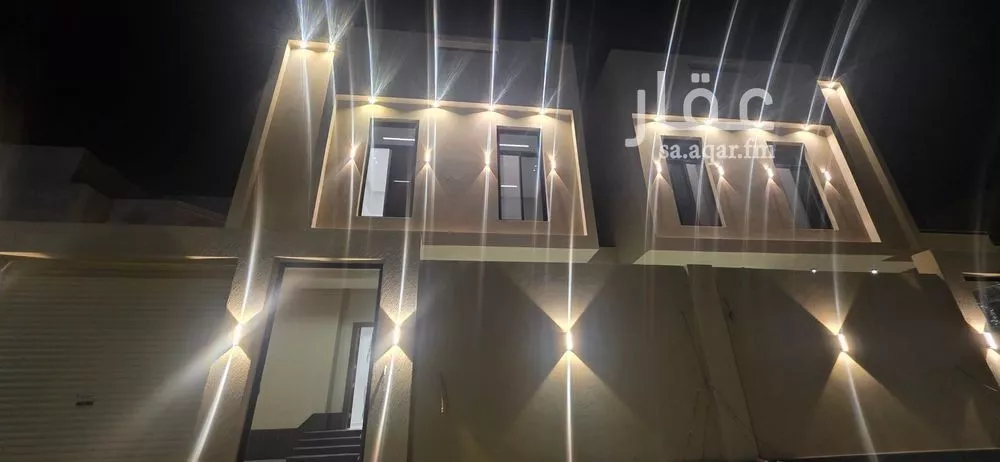 فيلا 10 غرف في طيبة 1