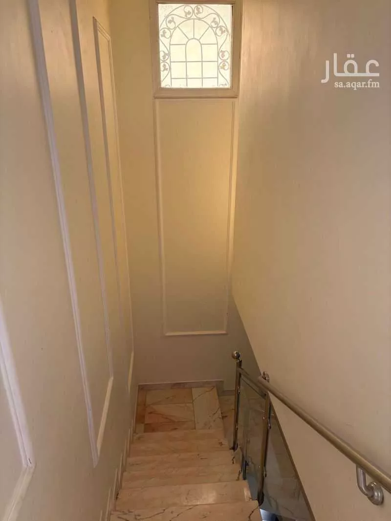 فيلا 5 غرف في الملقا 3