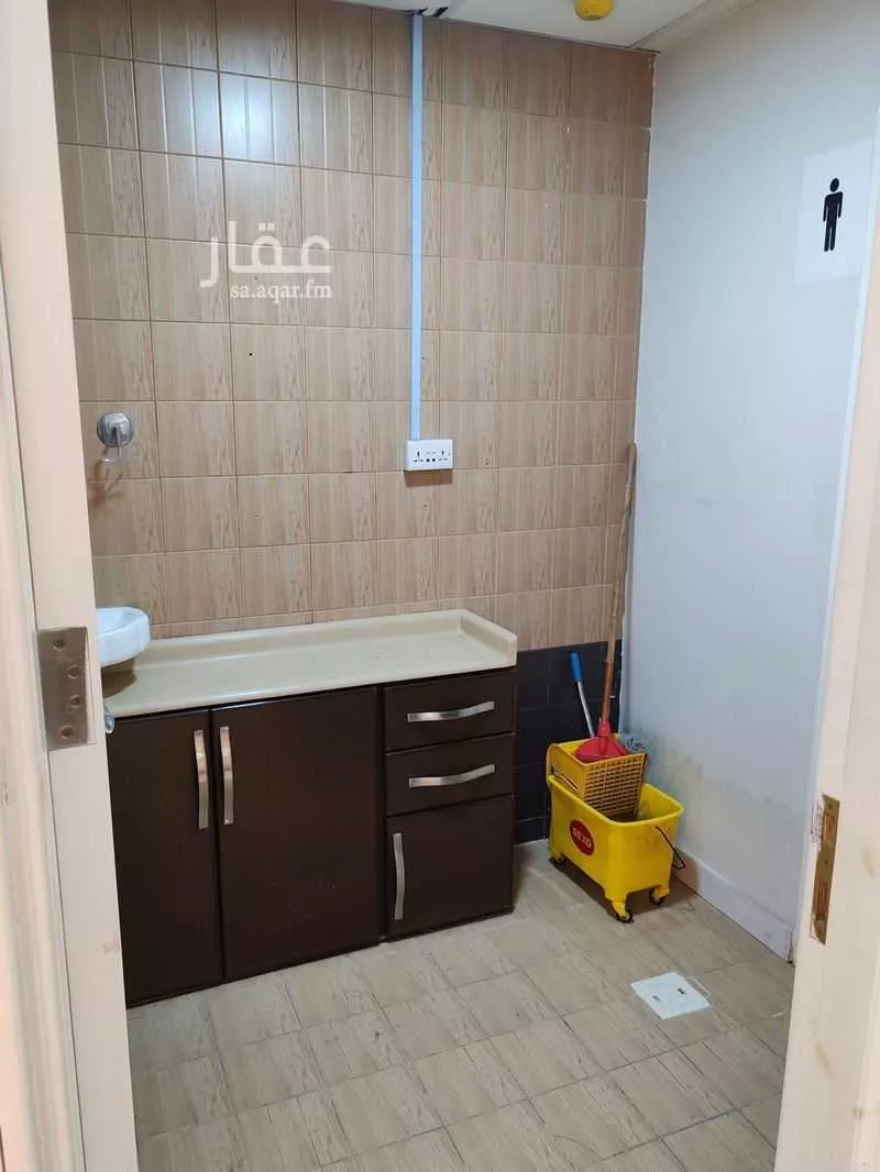 2 bedroom office in Al Aziziyah, Eastern Province 7