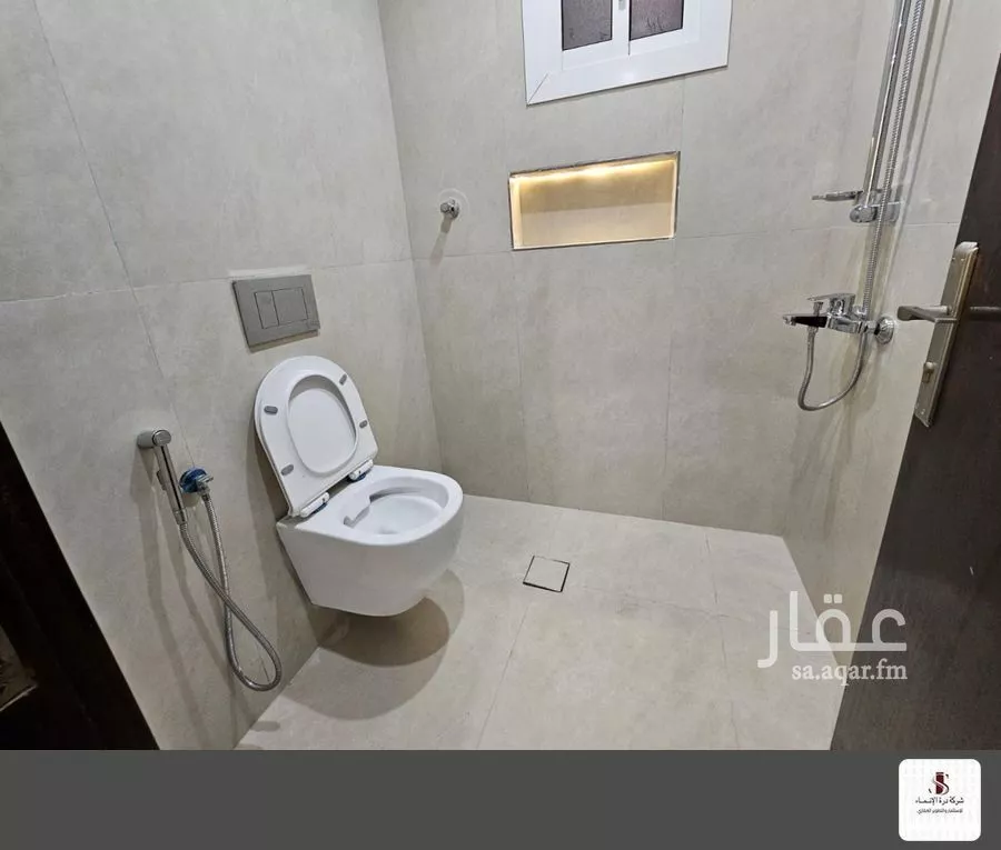 5 bedroom villa in Al Yaqout 4