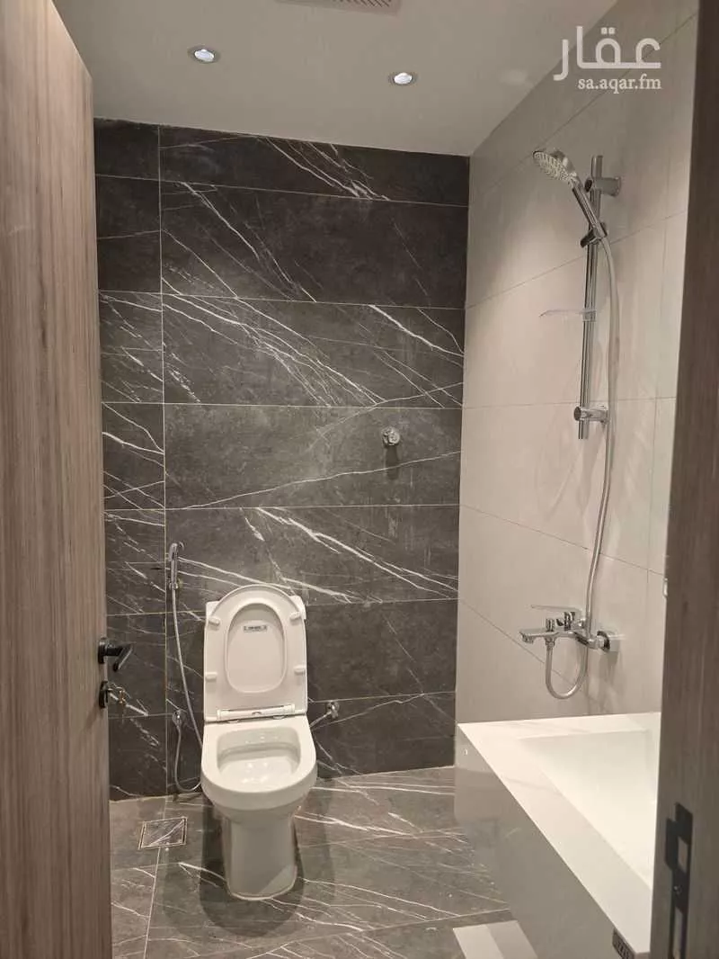 شقة 52 غرف في الريان 3