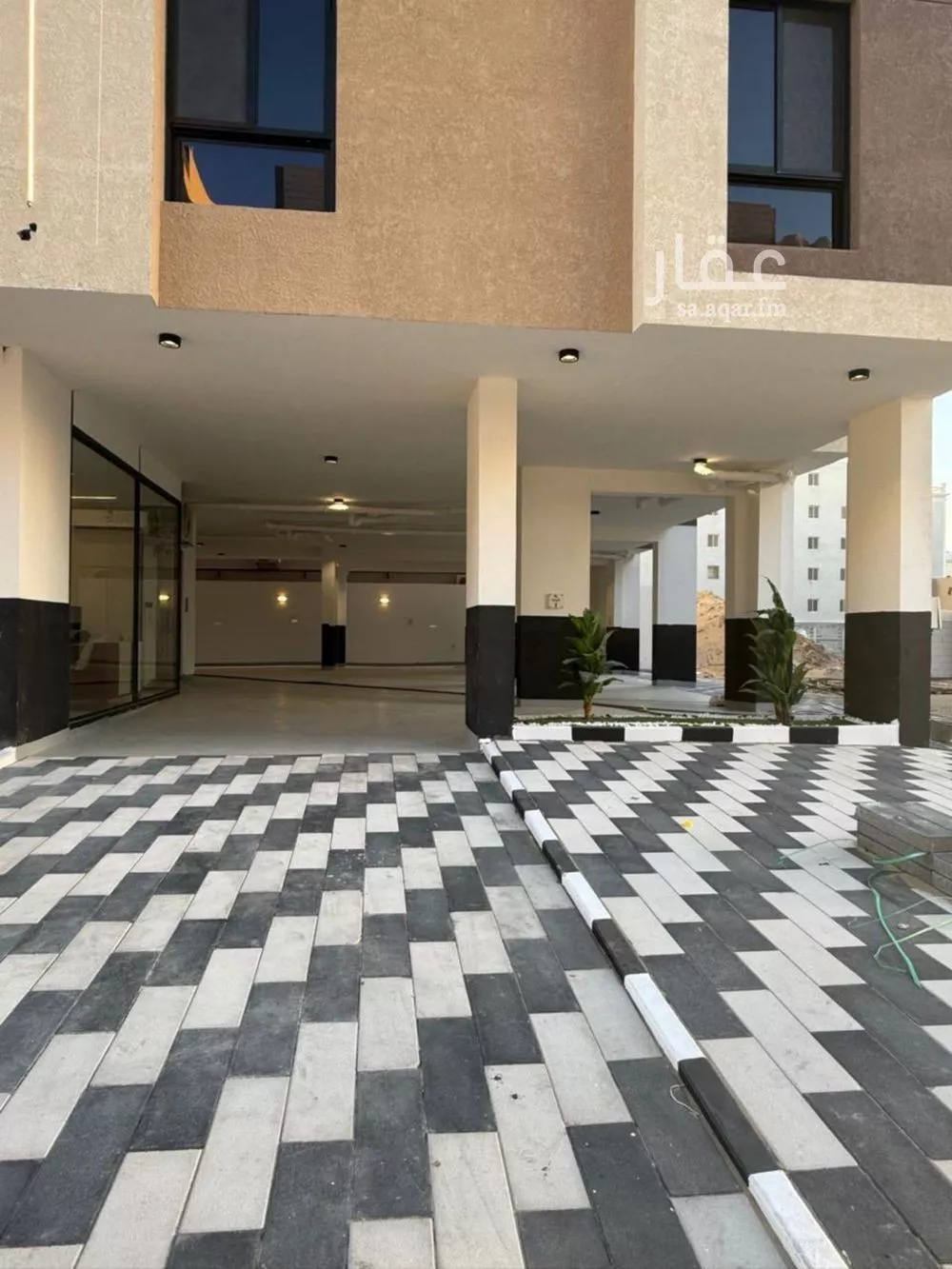 شقة 3 غرف في الحمرا 4