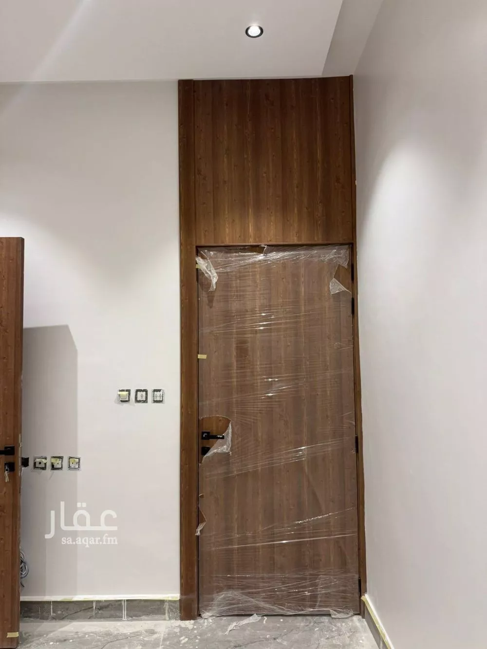 فيلا 5 غرف في الشرق 3