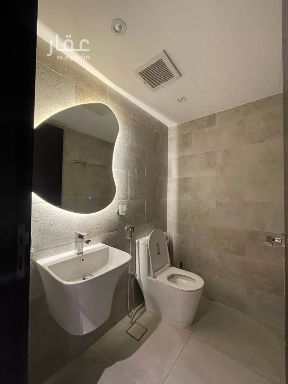 3 bedroom villa in Okaz, Riyadh 9