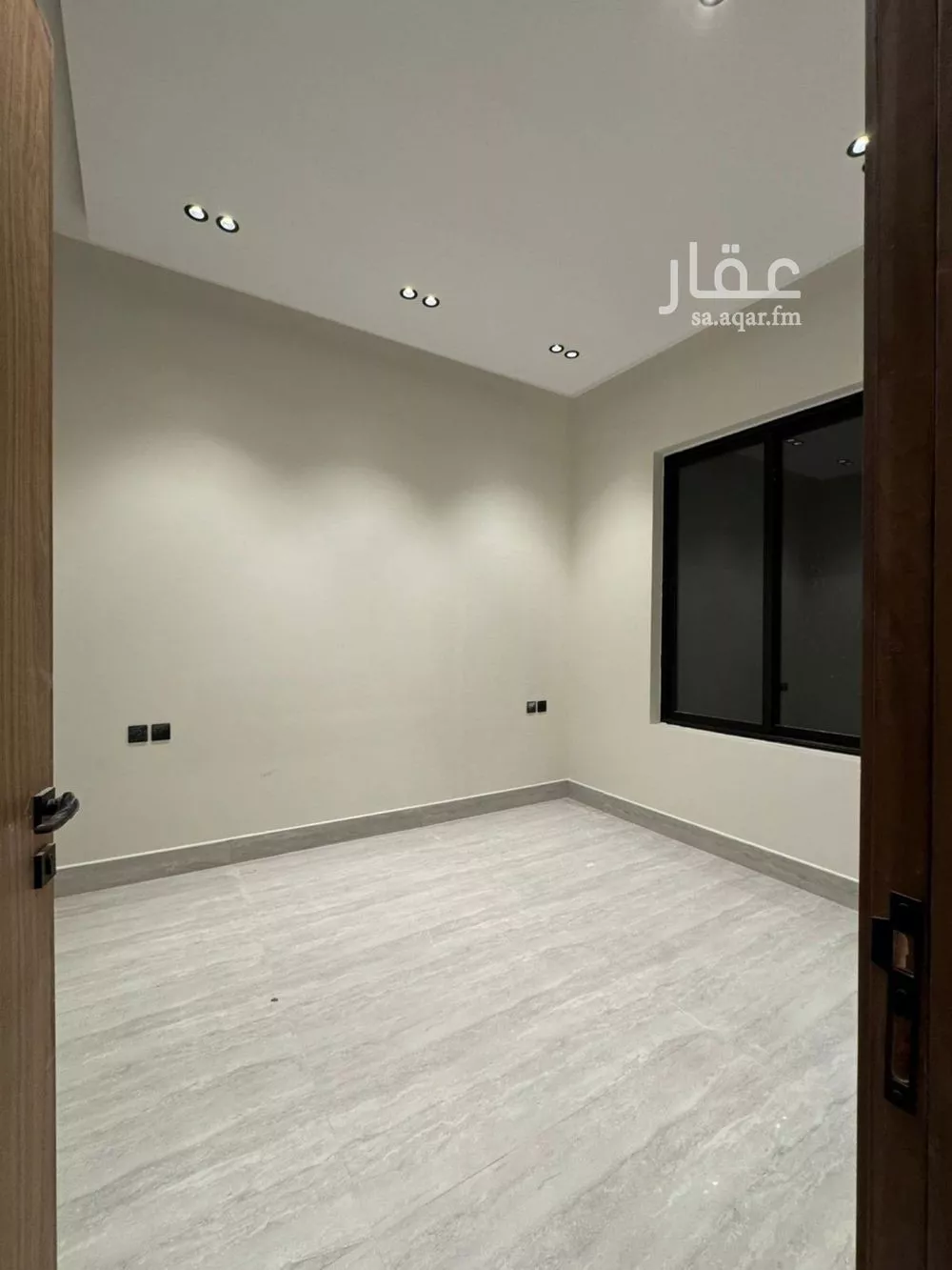 3 bedroom floor in Al Hazm 1