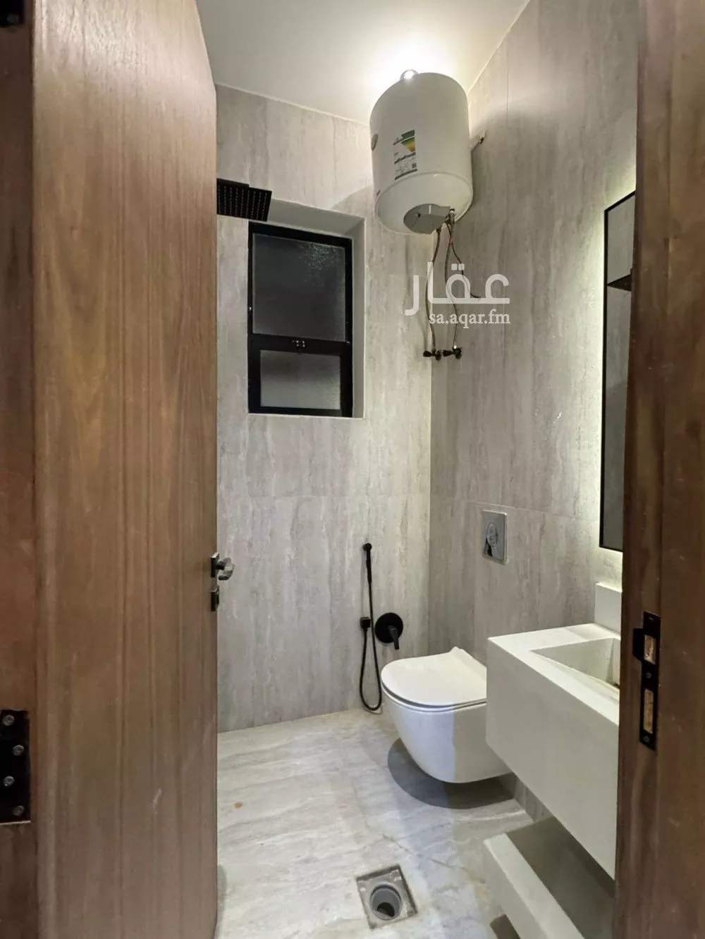 3 bedroom floor in Al Hazm 2
