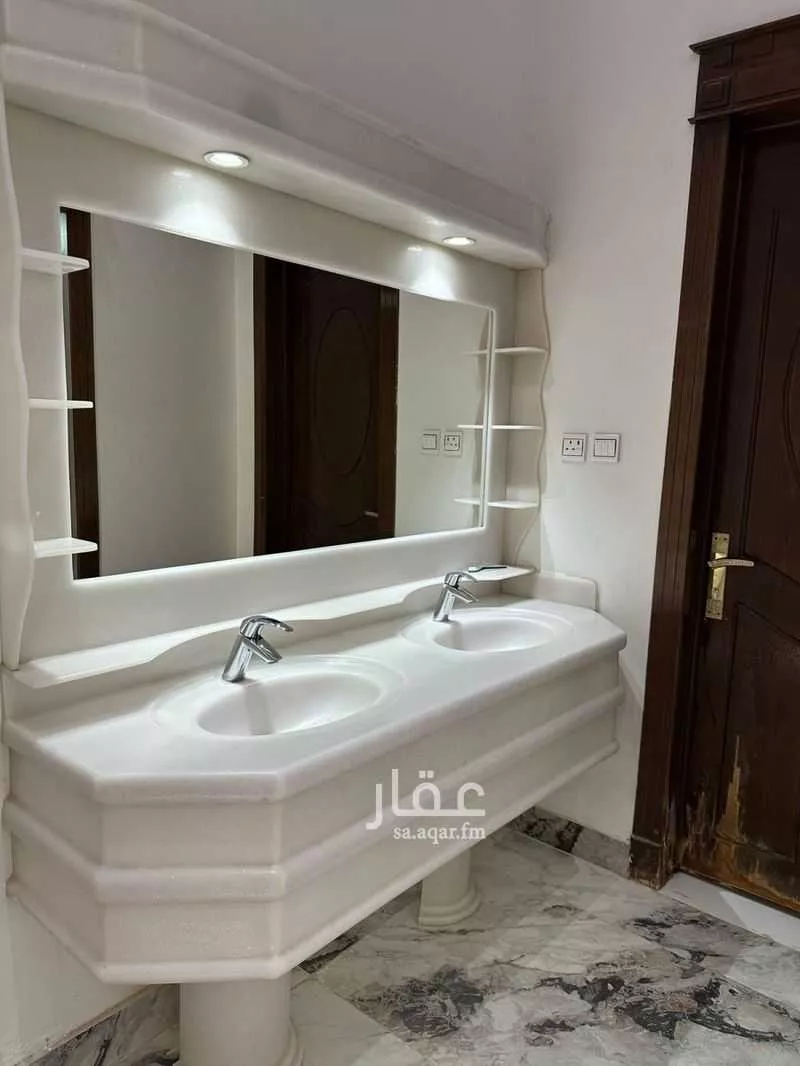 8 bedroom villa in Al Rimal 5