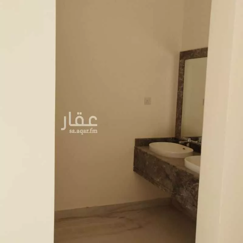 5 bedroom villa in Irqah, Riyadh 23