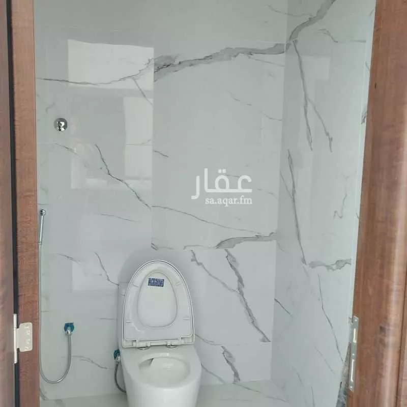 5 bedroom villa in Irqah, Riyadh 22