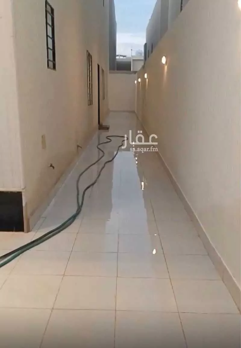 فيلا 7 غرف في عكاظ 3