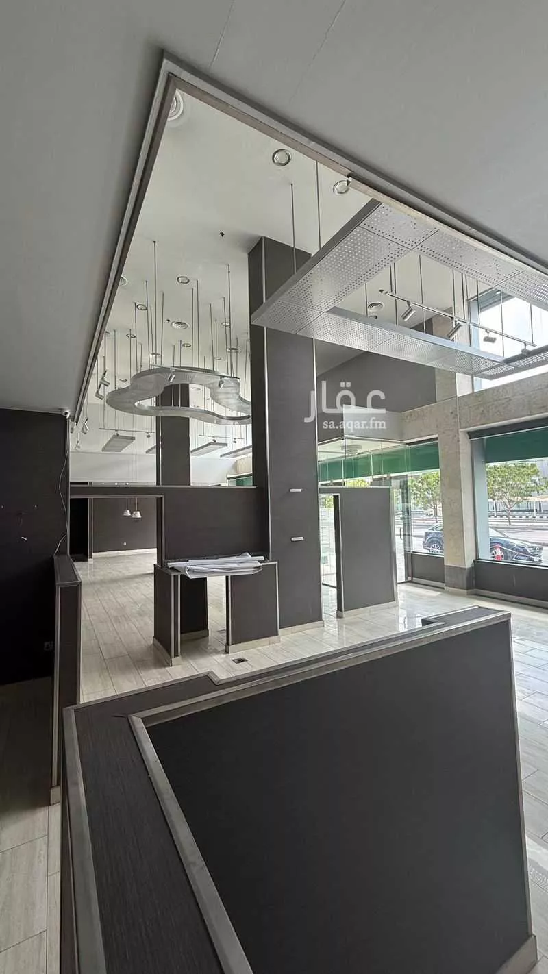 محل 500 م² في النعيم 5