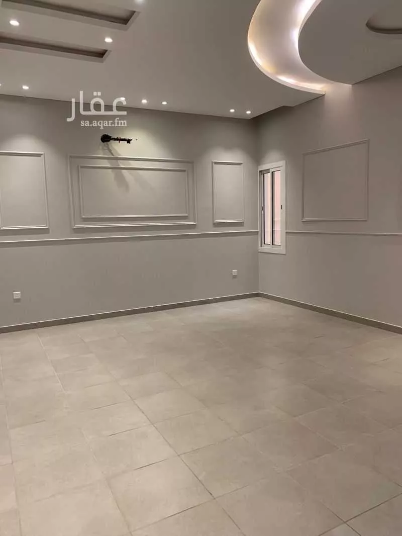 عمارة 705 م² في النزهة 4