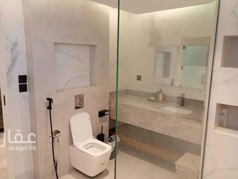 فيلا 6 غرف في العقيق 2