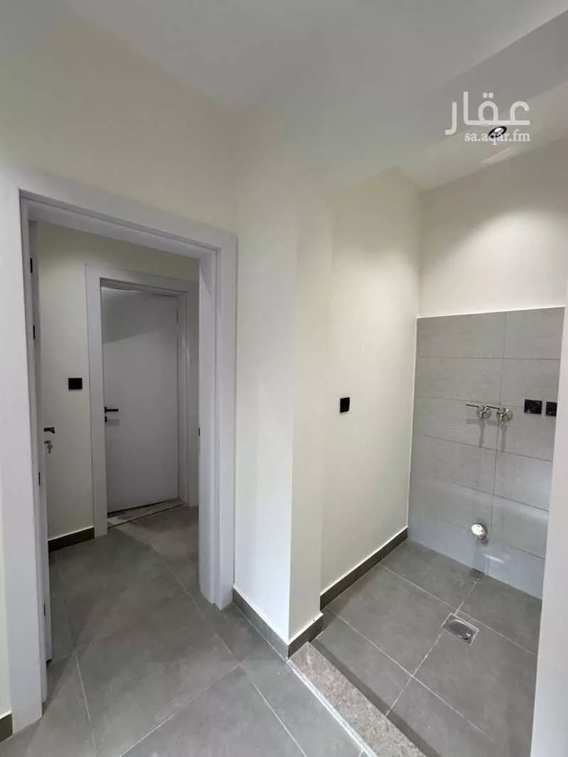 شقة 5 غرف في الروضة 4