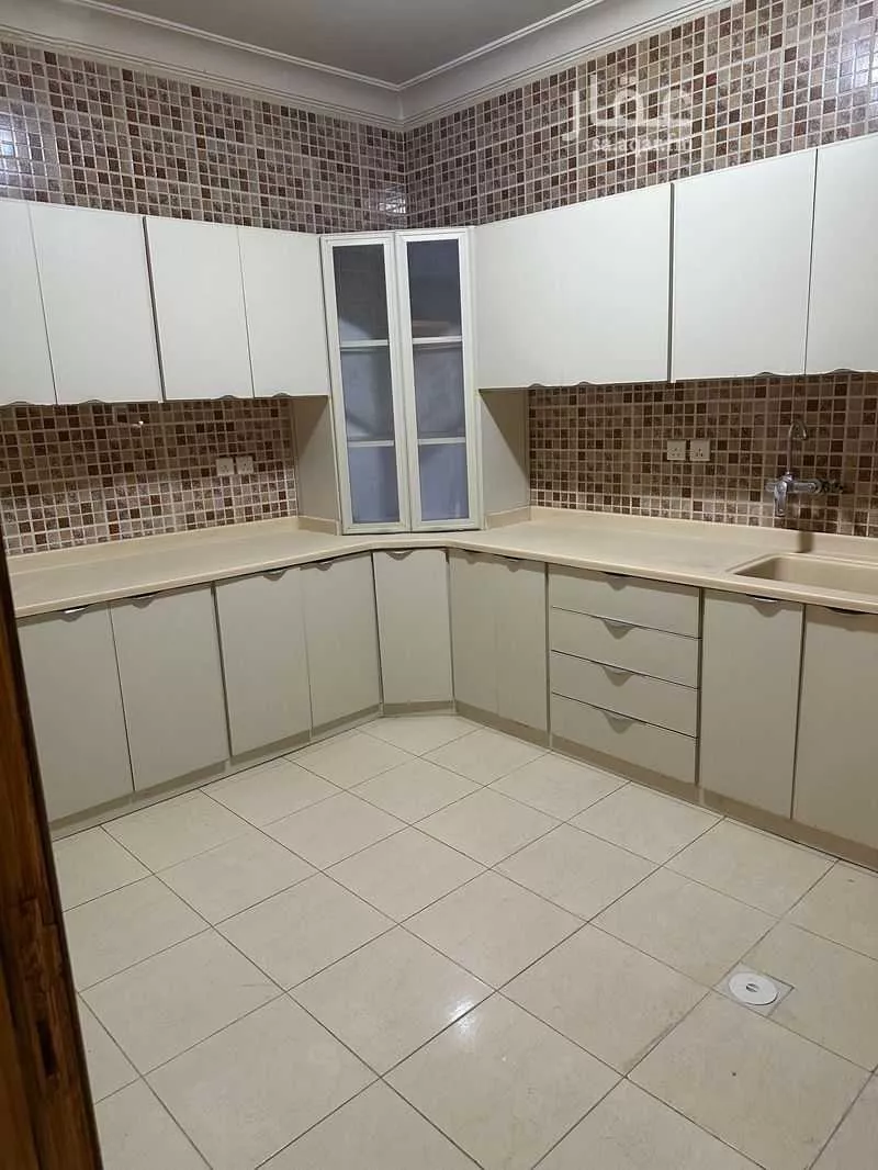 شقة 5 غرف في قرطبة 4