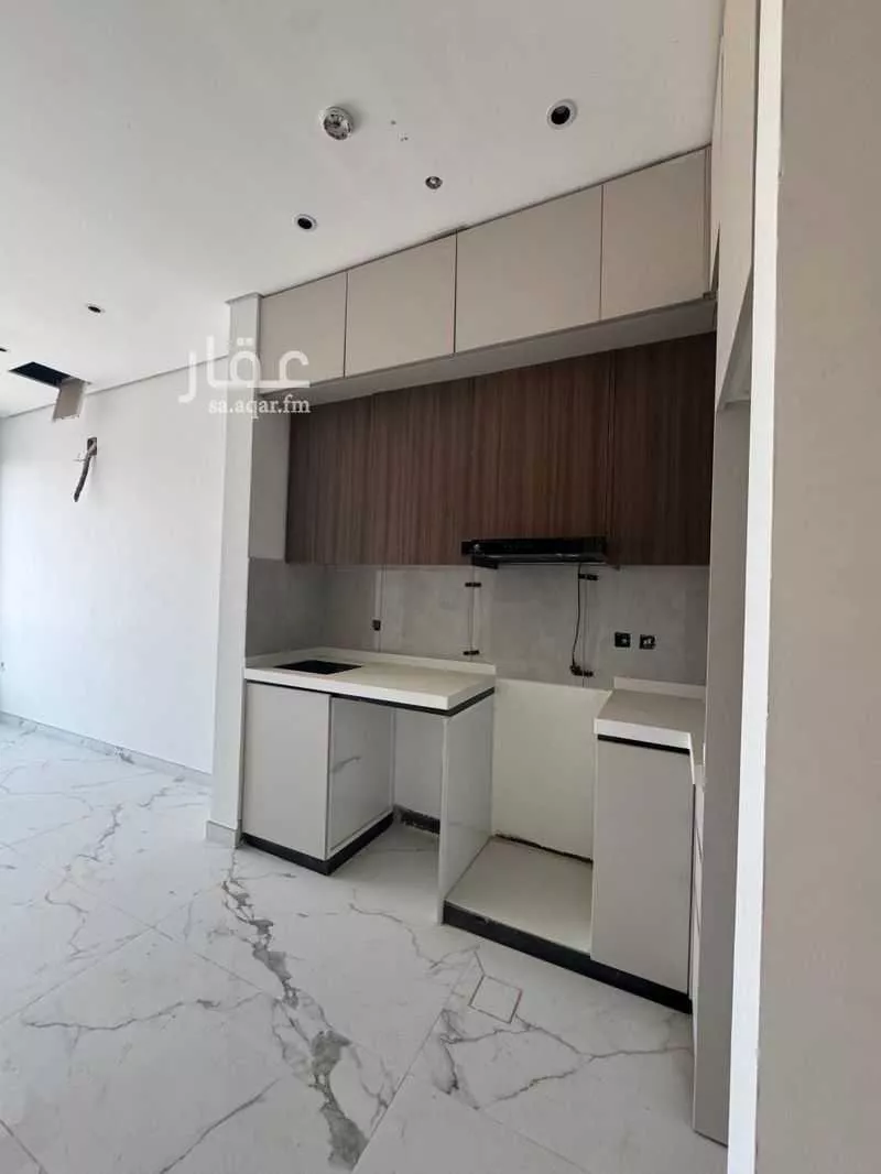 100 bedroom building in Al Malaz, Riyadh 6