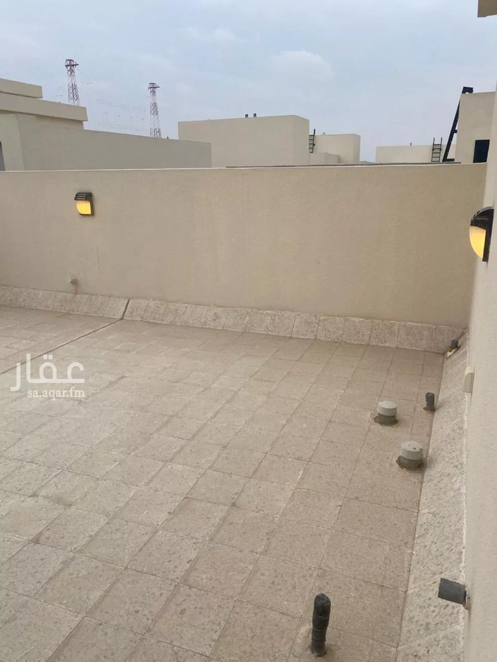 فيلا 4 غرف في الجنادرية 5