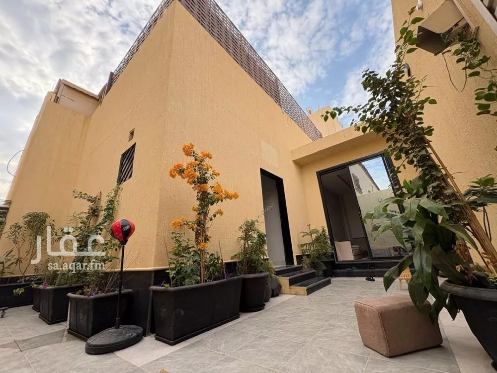 فيلا 7 غرف في النظيم 4