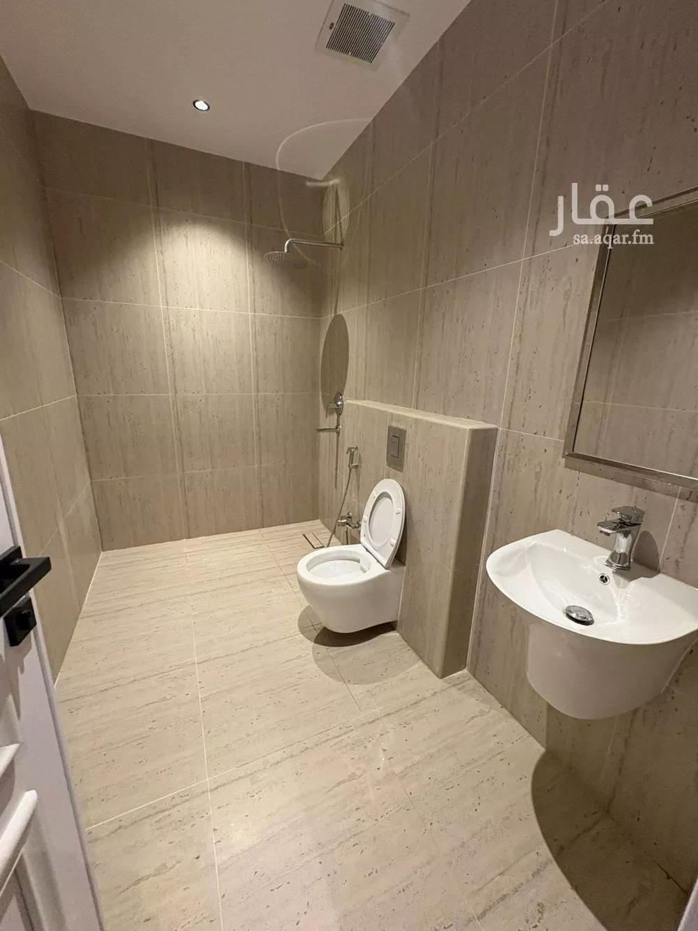 2 bedroom apartment in Irqah 5