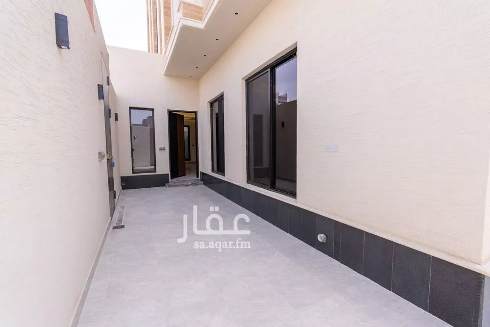 فيلا 5 غرف في العارض 2