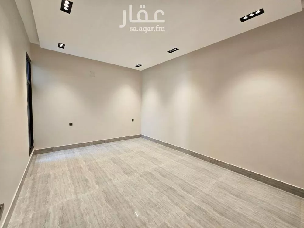 فيلا 4 غرف في الرمال 5