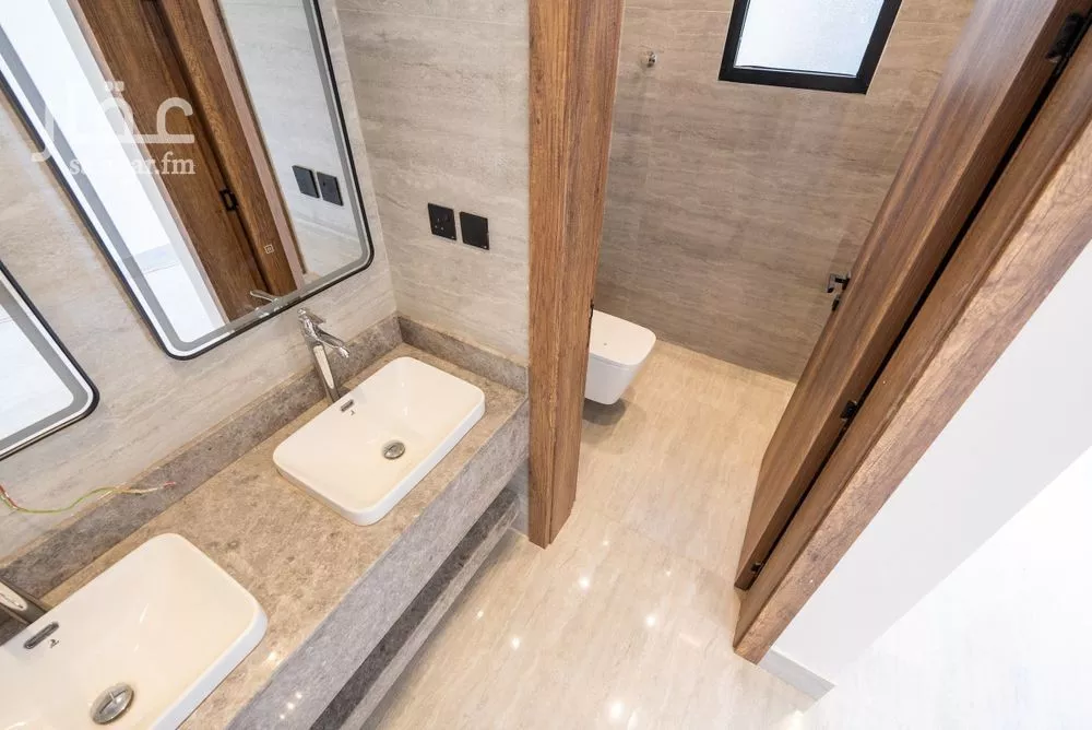 فيلا 5 غرف في العارض 5