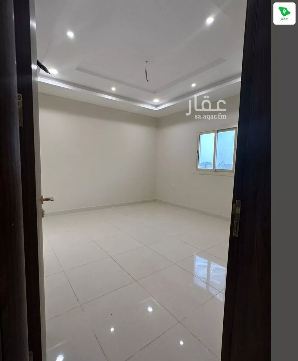 شقة 4 غرف في النزهة 4