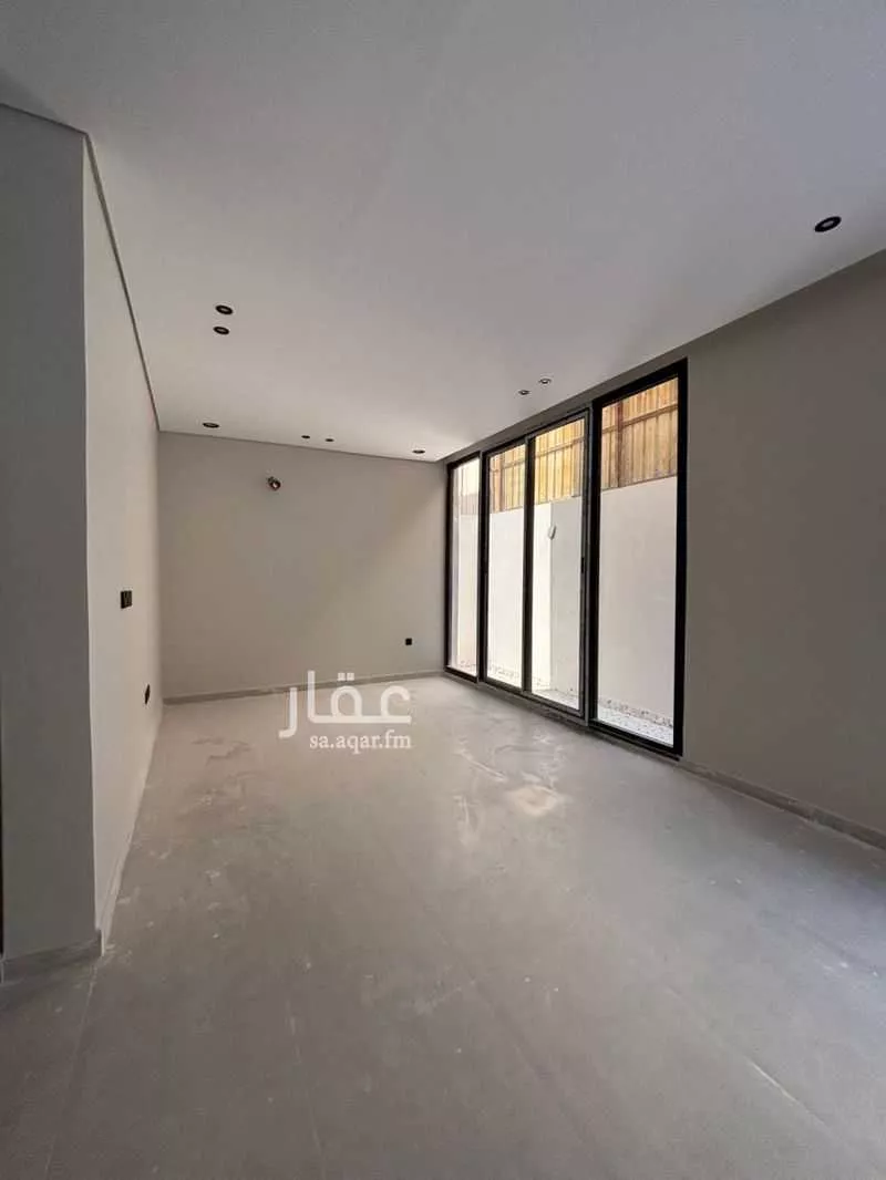 شقة 5 غرف في ضاحية الملك فهد 4