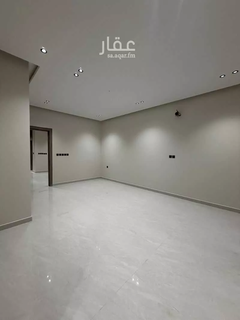 8 bedroom villa in Uhud, Eastern Province 12