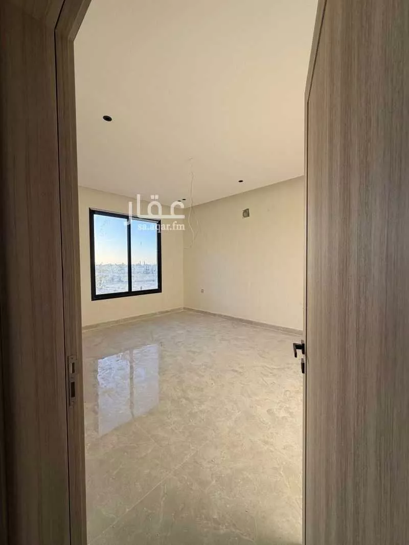 شقة 6 غرف في طيبة 4