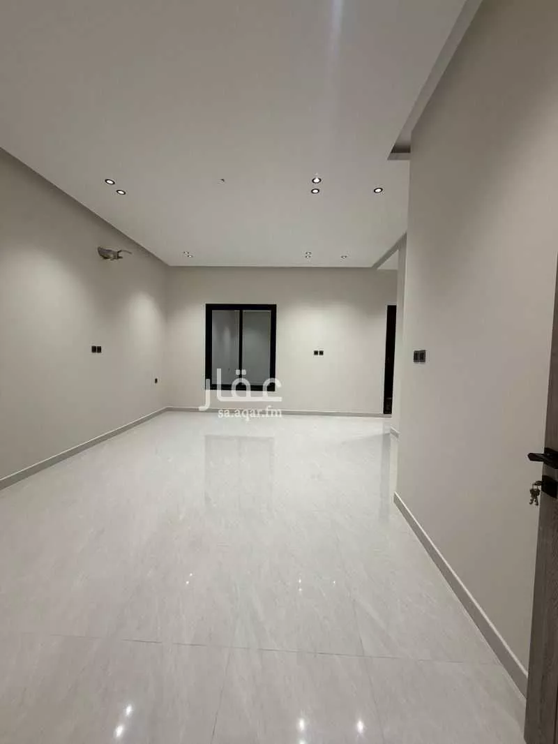 8 bedroom villa in Uhud, Eastern Province 13