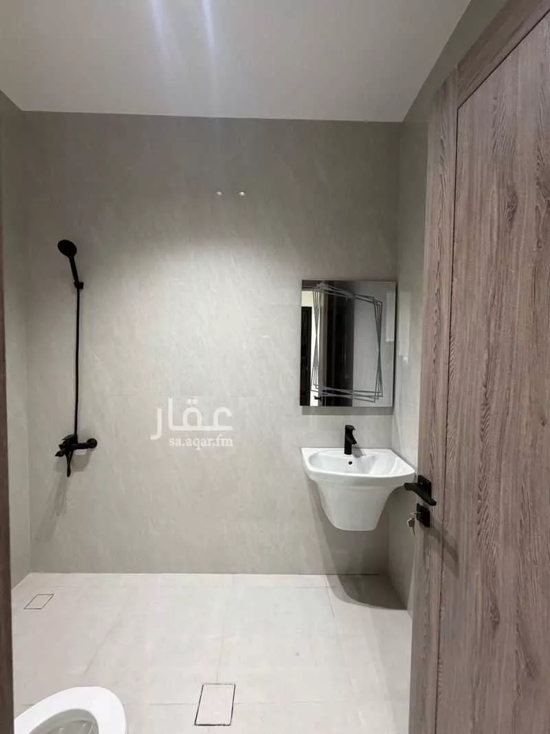 8 bedroom villa in Uhud, Eastern Province 26