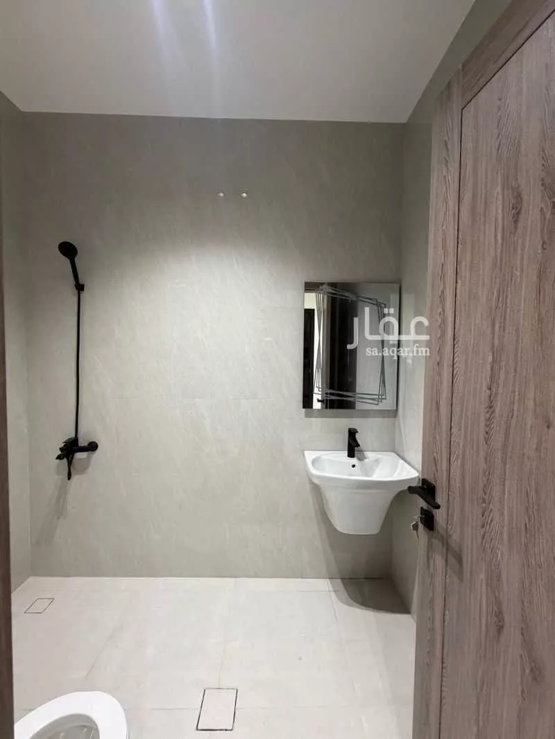 8 bedroom villa in Uhud, Eastern Province 10