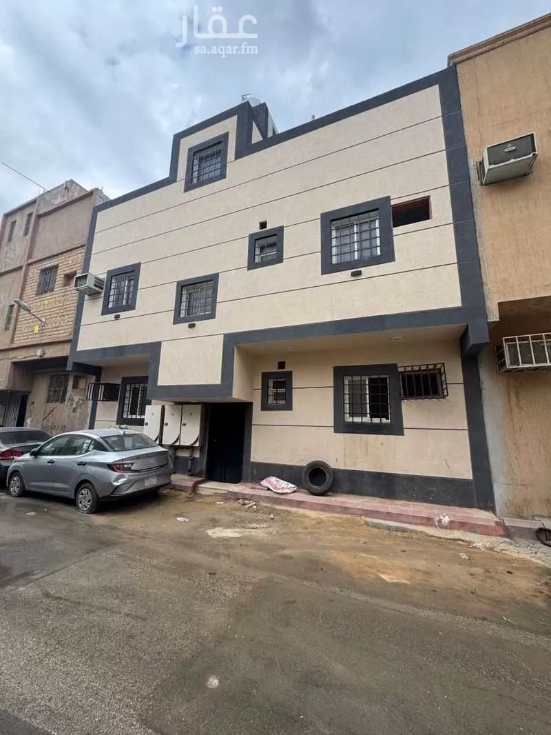 عمارة 174 م² في اليمامة 1