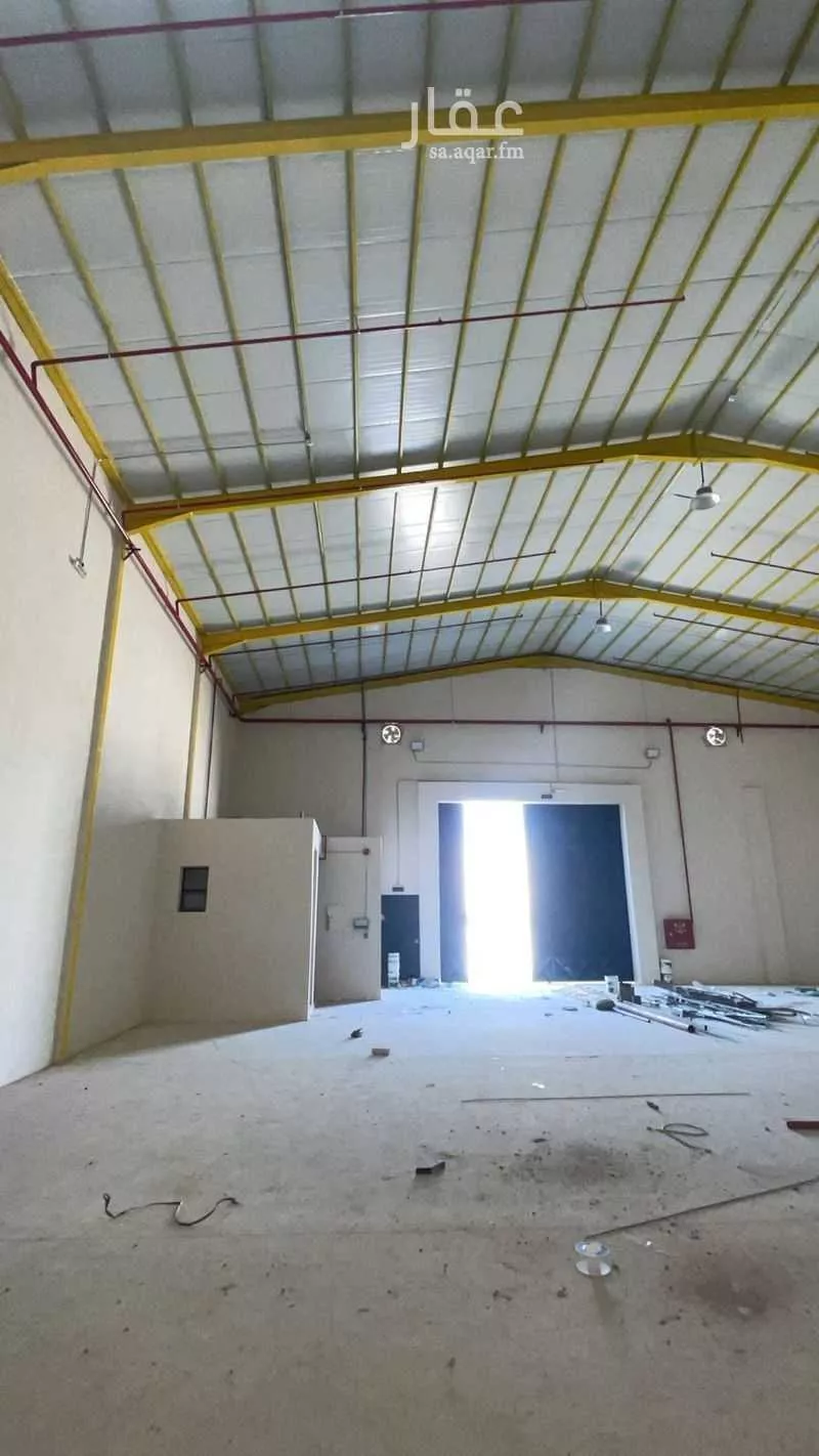 مستودع 750 م² في الغنامية 2